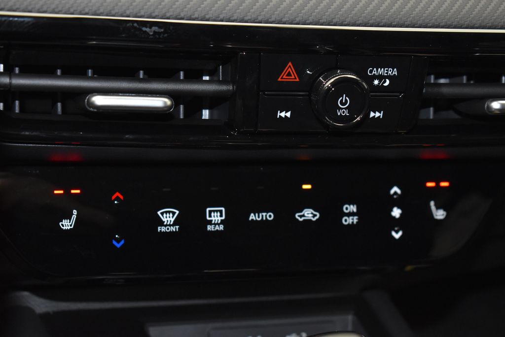 Thumbnail: 2026 Nissan Kicks - 18