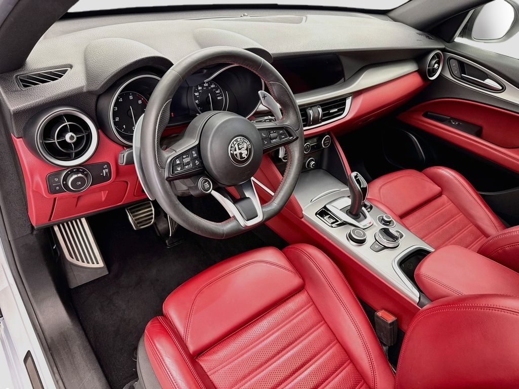 Thumbnail: 2021 Alfa Romeo Stelvio - 9