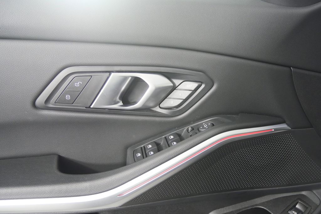 Thumbnail: 2025 BMW 3 Series - 8