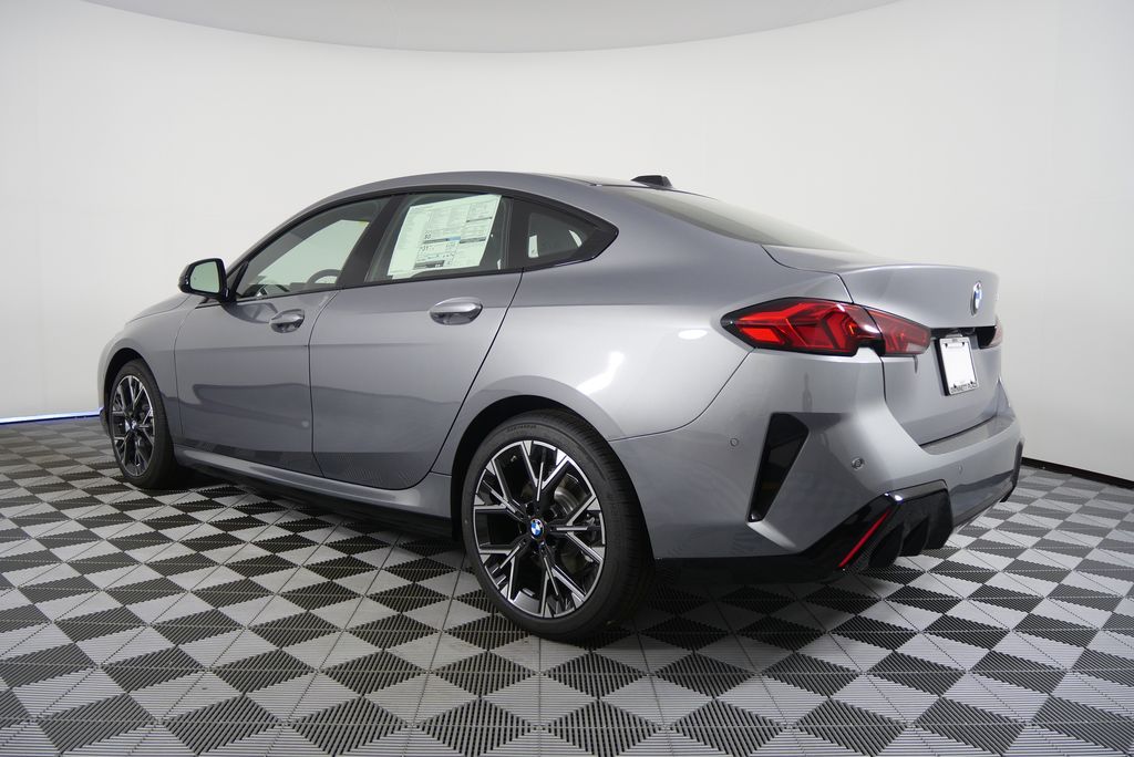 Thumbnail: 2026 BMW 2 Series - 5