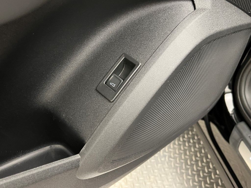 Thumbnail: 2025 Audi Q5 - 26