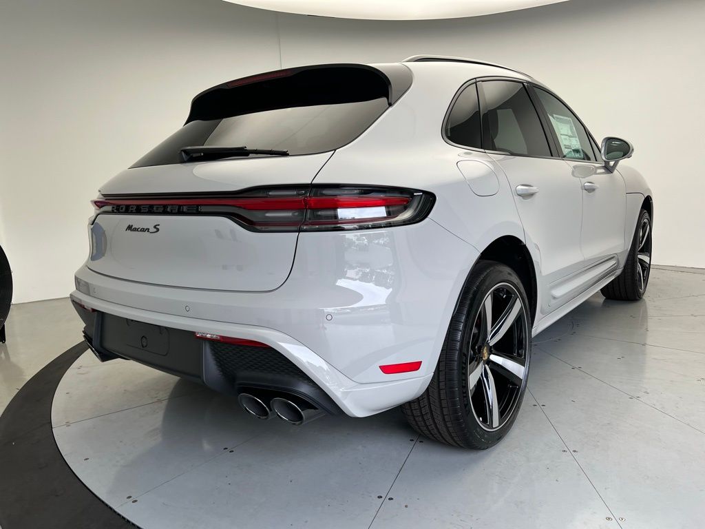 Thumbnail: 2025 Porsche Macan - 22