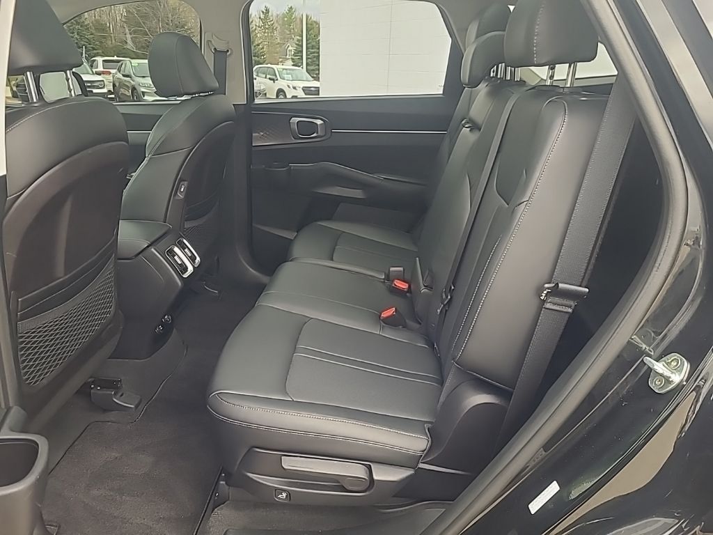 used 2022 Kia Sorento car, priced at $25,941