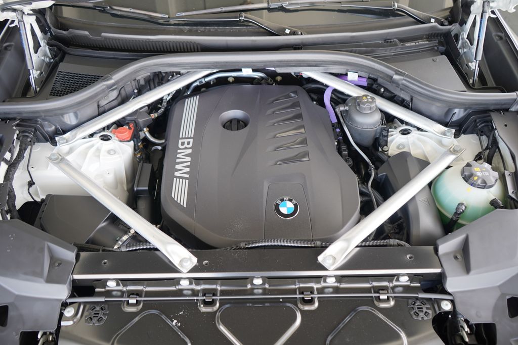 Thumbnail: 2026 BMW X5 - 21