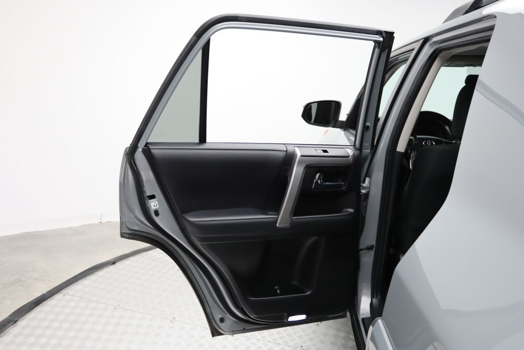 Thumbnail: 2021 Toyota 4Runner - 21