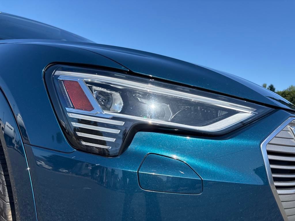 2019 Galaxy Blue Metallic Audi e-tron Prestige AWD SUV