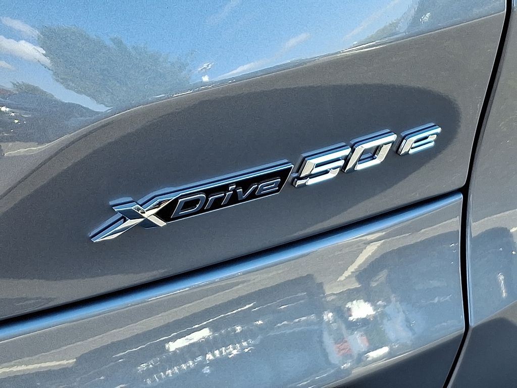 Thumbnail: 2026 BMW X5 - 12