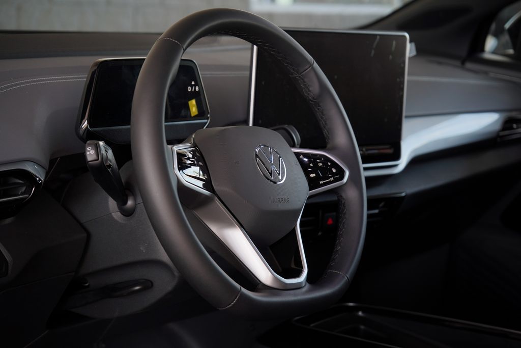 2025 Volkswagen ID.4 Pro S 8