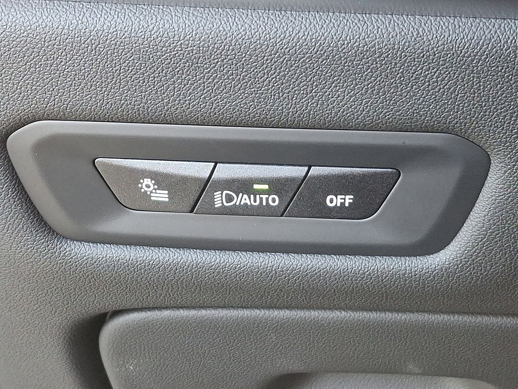 Thumbnail: 2026 BMW X5 - 25