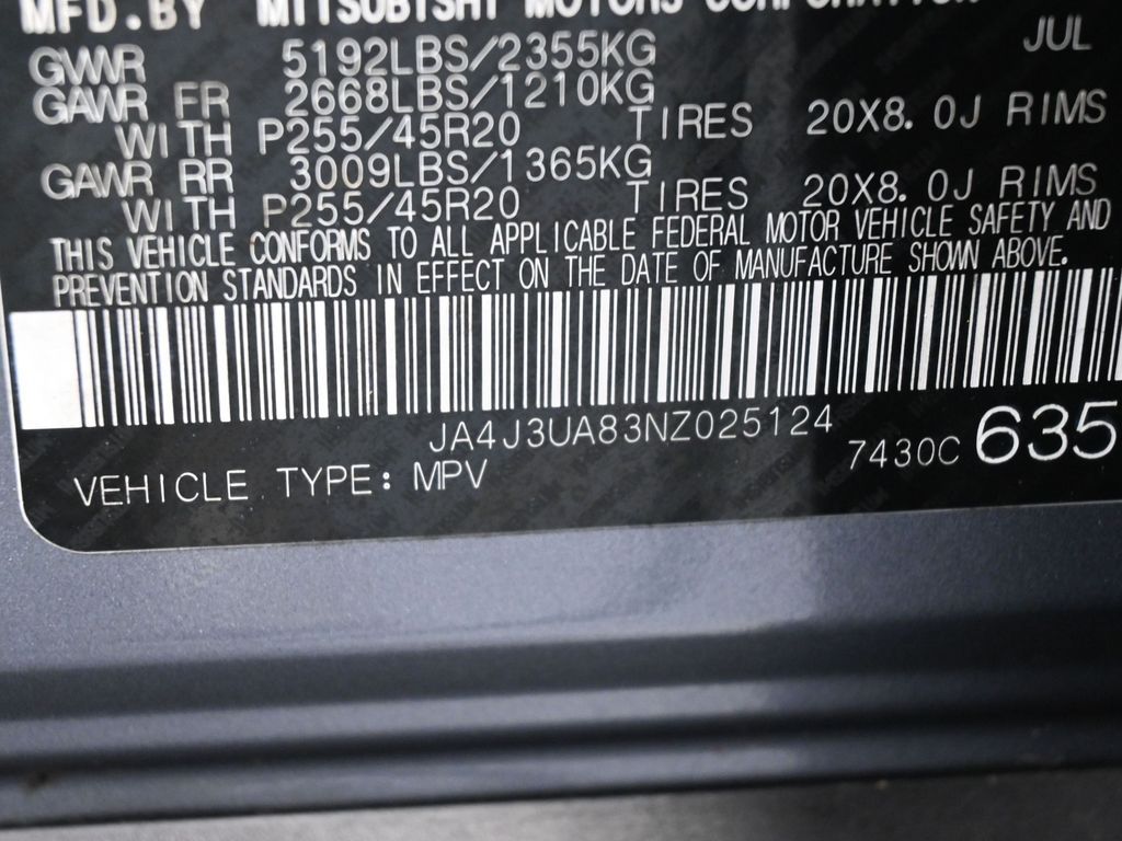 Used 2022 Silver Mitsubishi SE image 40