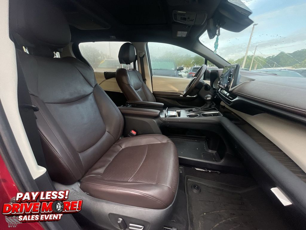 Used 2024 Toyota Sienna Van