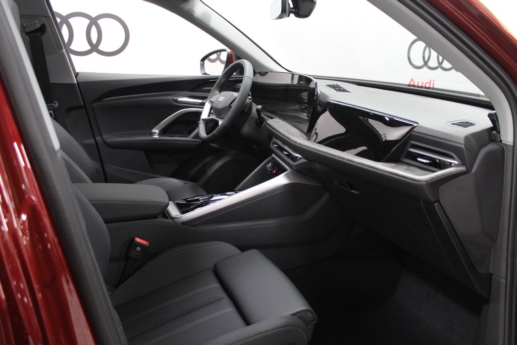 Thumbnail: 2025 Audi Q5 - 32