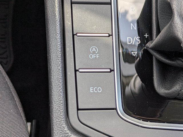 Used 2019 Platinum Gray Metallic Volkswagen 1.4T SE image 28