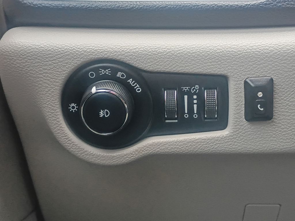 Used Car 2017 Chrysler Pacifica  Limited For Sale Under $12,000 In Austin, Texas