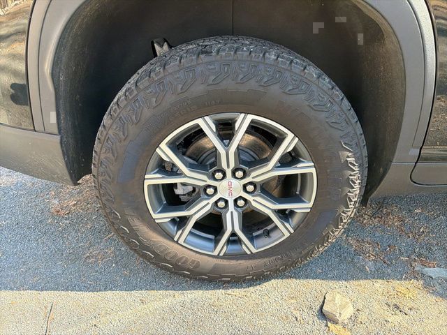 View vehicle photo 7