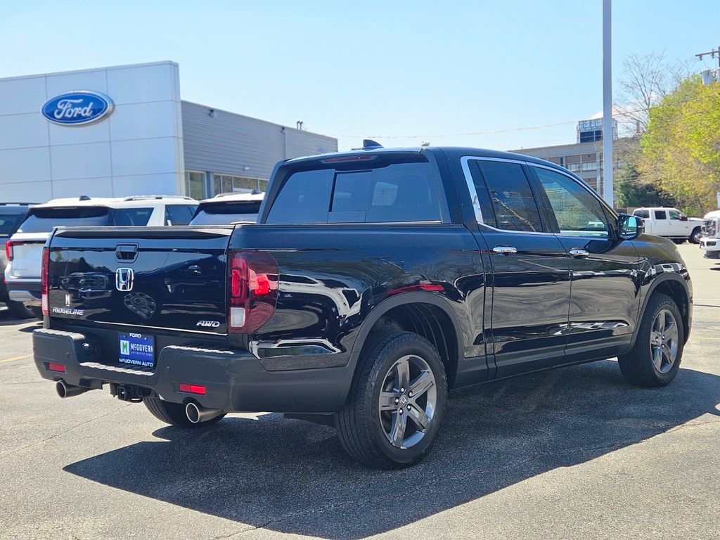 View vehicle photo 6