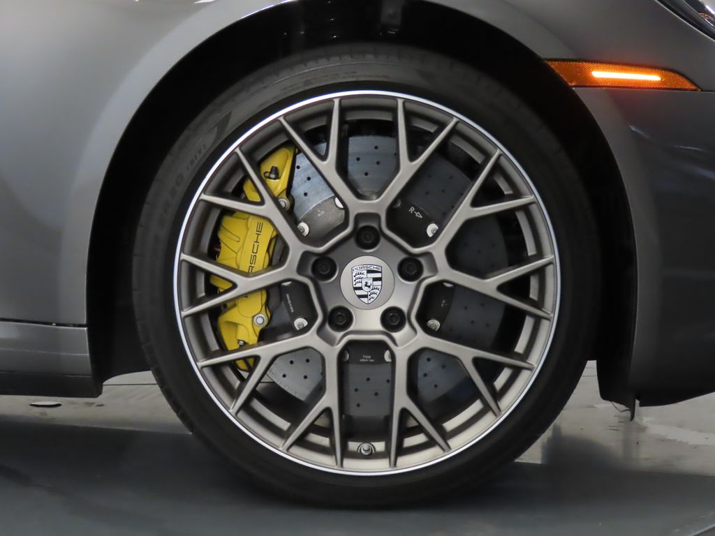 Thumbnail: 2024 Porsche 911 - 11