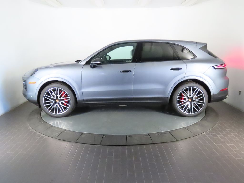 Thumbnail: 2026 Porsche Cayenne - 2