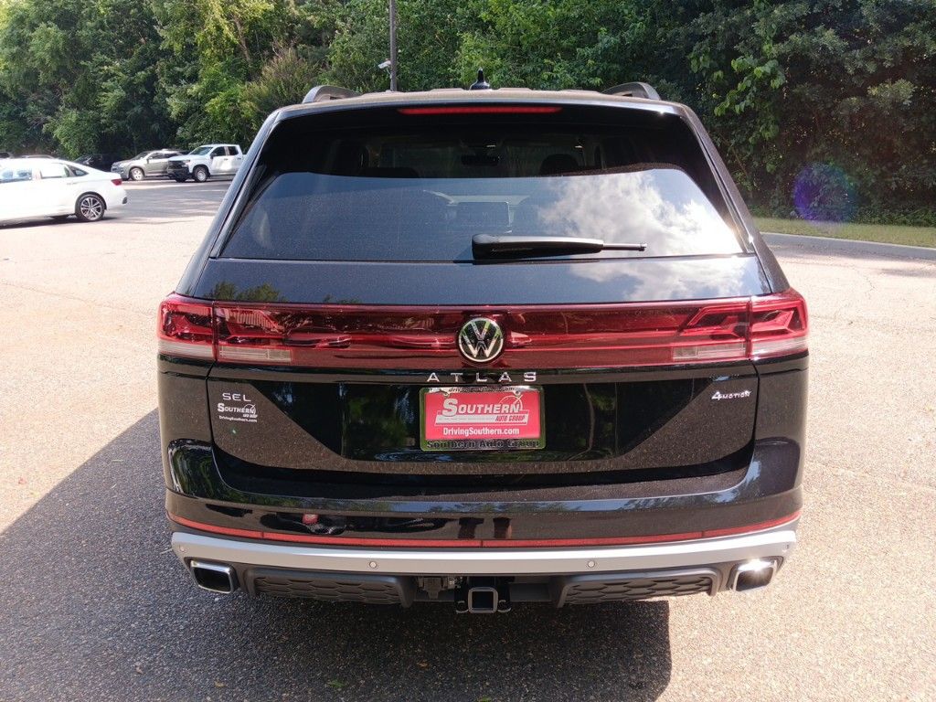 2024 Volkswagen Atlas 2.0T Peak Edition SEL 4