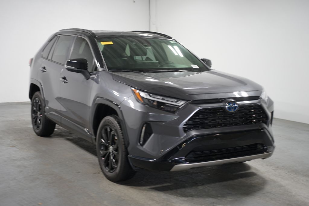 2023 Toyota RAV4 XSE 3