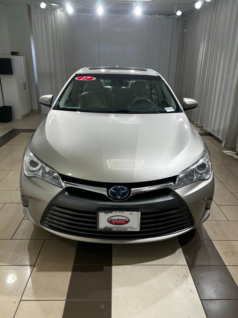 2017 Toyota Camry XLE 8