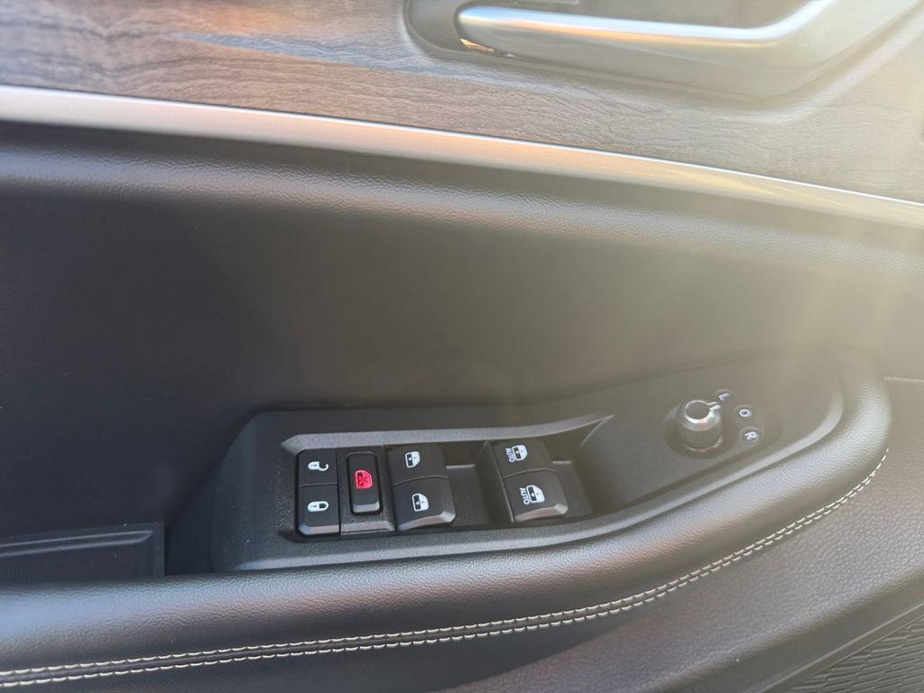 2023 Jeep Grand Cherokee L Limited - 10