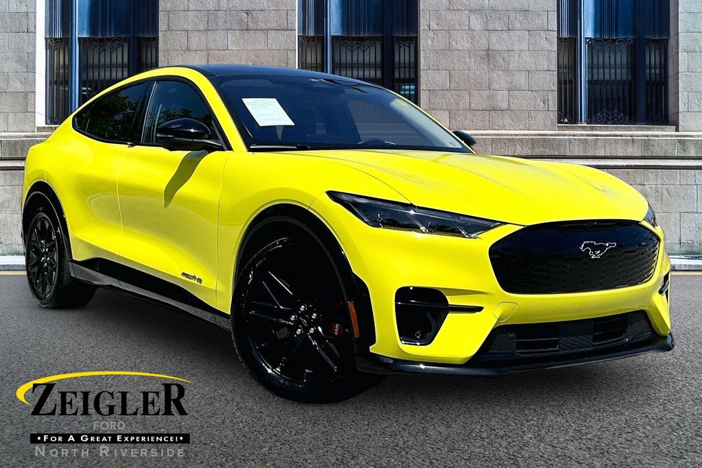 2025 Ford Mustang-Mach-e Premium's photo