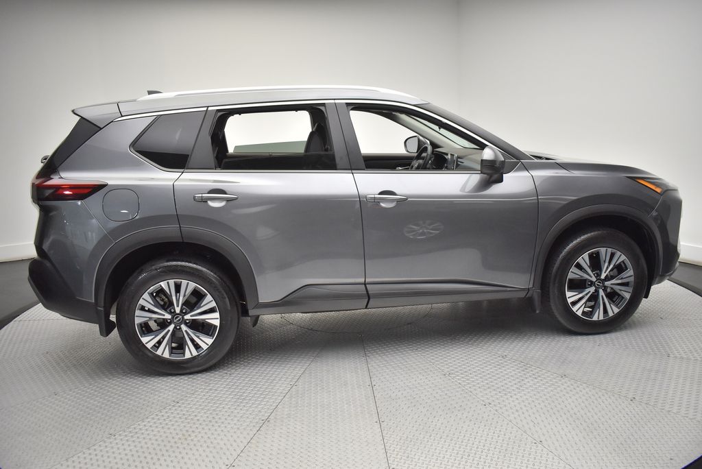 2022 Nissan Rogue SV 4