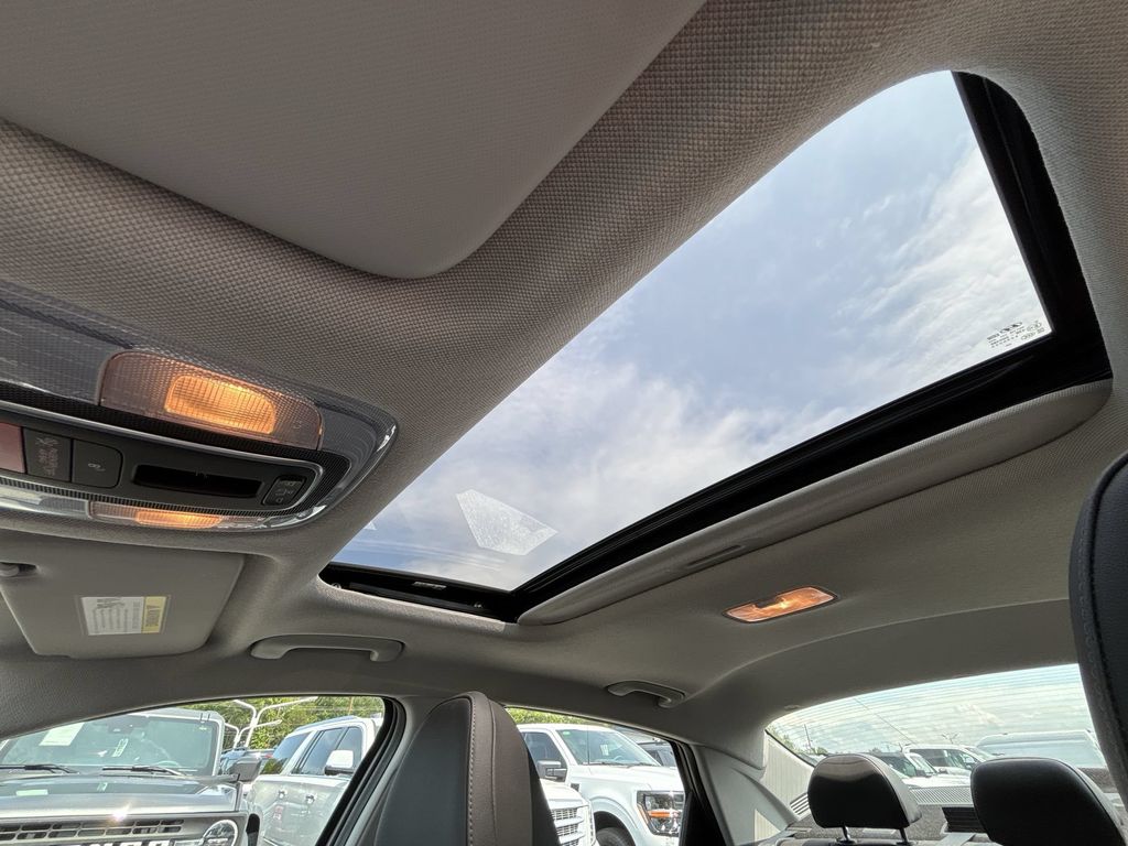 Used 2023 Metal Hyundai Limited image 16