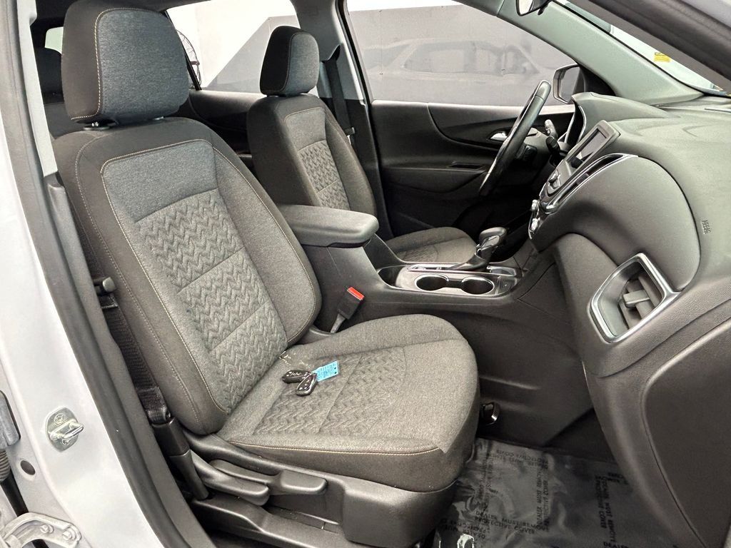 Used 2022 Iridescent Pearl Tricoat Chevrolet LT image 43