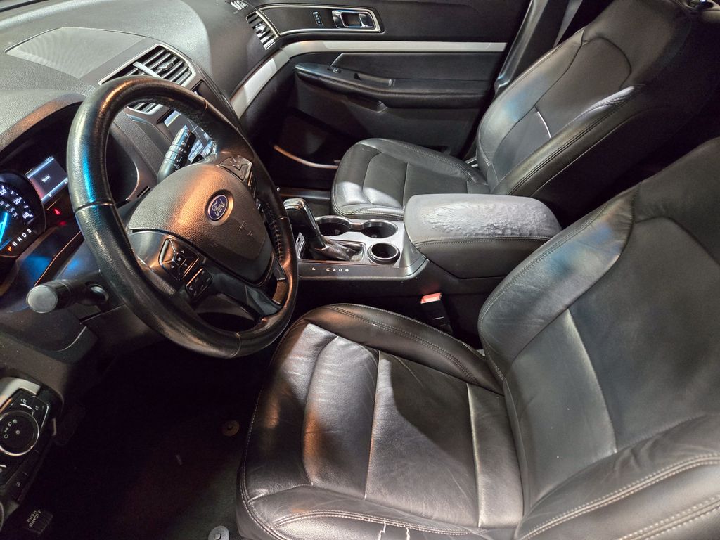 2016 Ford Explorer XLT - Photo 10