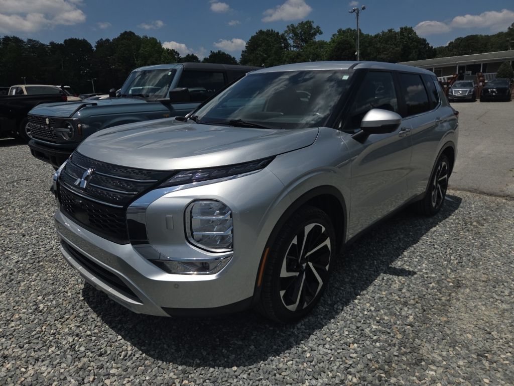 2024 Mitsubishi Outlander SE S-AWC's photo