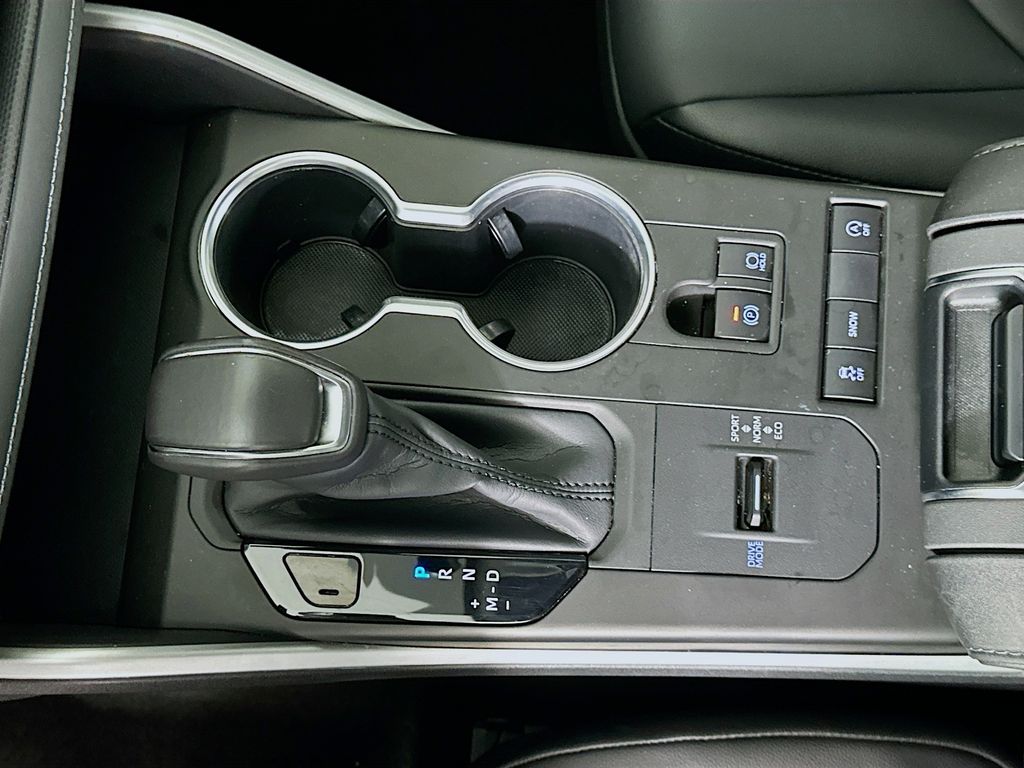 Thumbnail: 2020 Toyota Highlander - 16