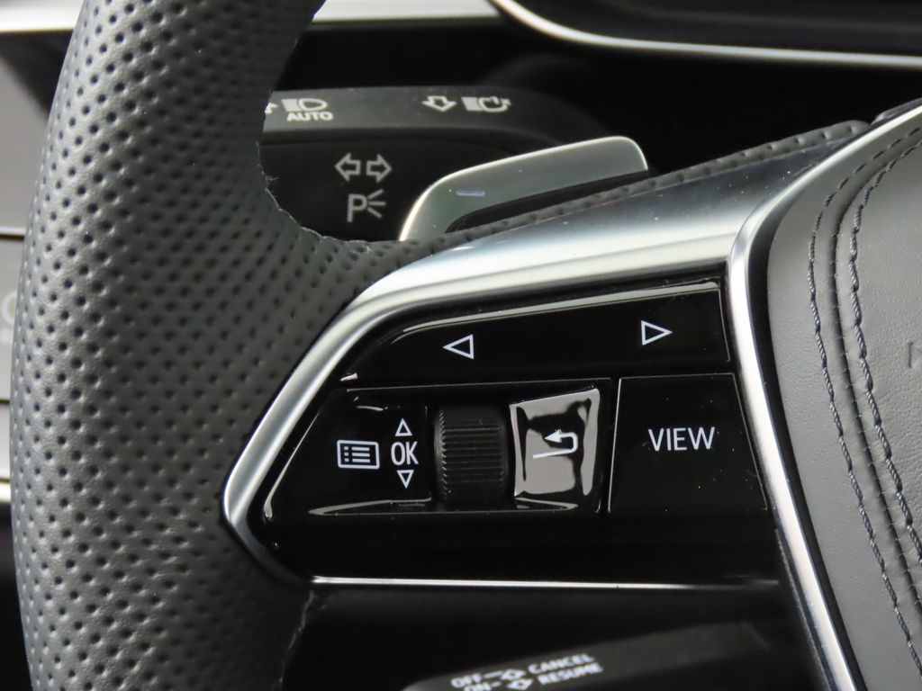 Thumbnail: 2025 Audi S8 - 14