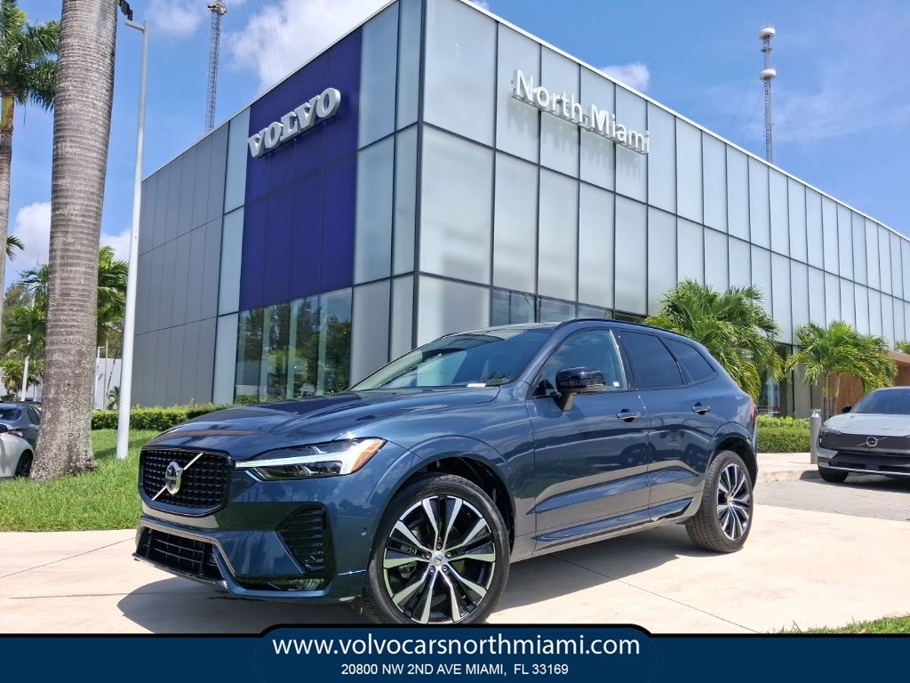 2024 Volvo XC60 B5 Plus Dark Theme