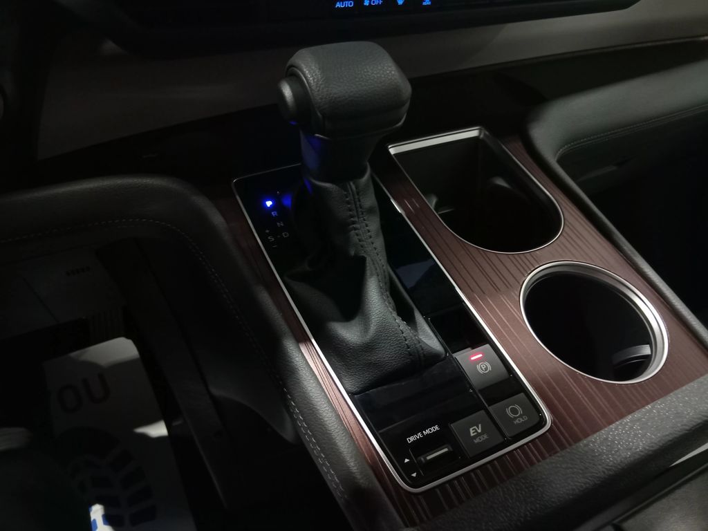 2023 Toyota Sienna LE