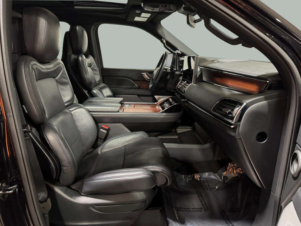 Certified Used 2023 Infinite Black Metallic Clearcoat Lincoln Reserve image 29