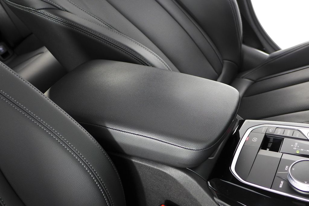 Thumbnail: 2023 BMW X4 - 23