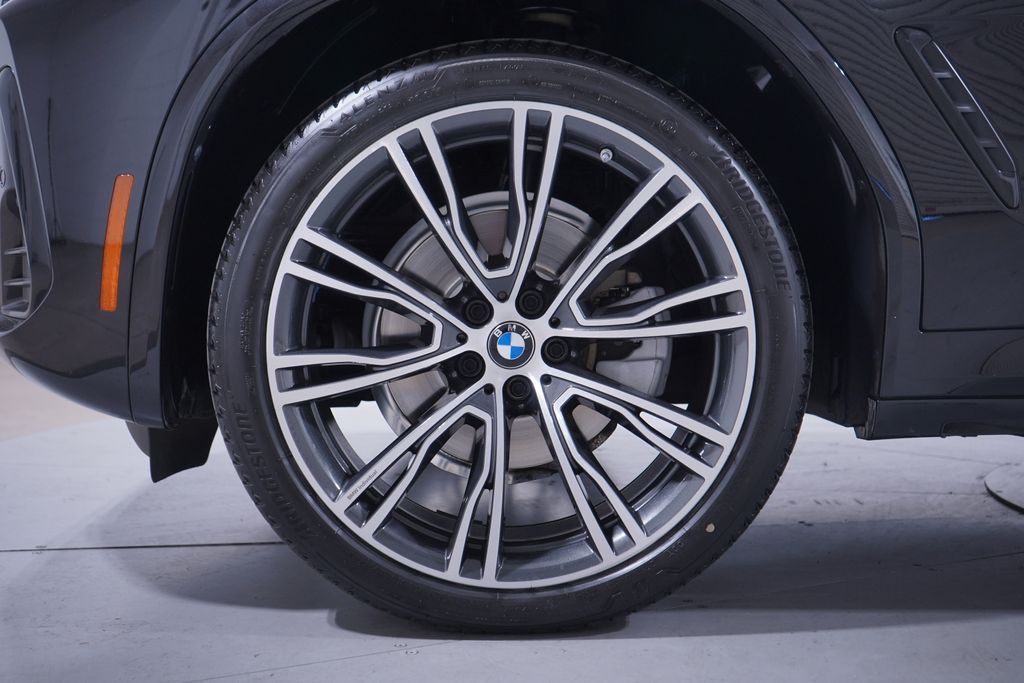 Thumbnail: 2023 BMW X4 - 2