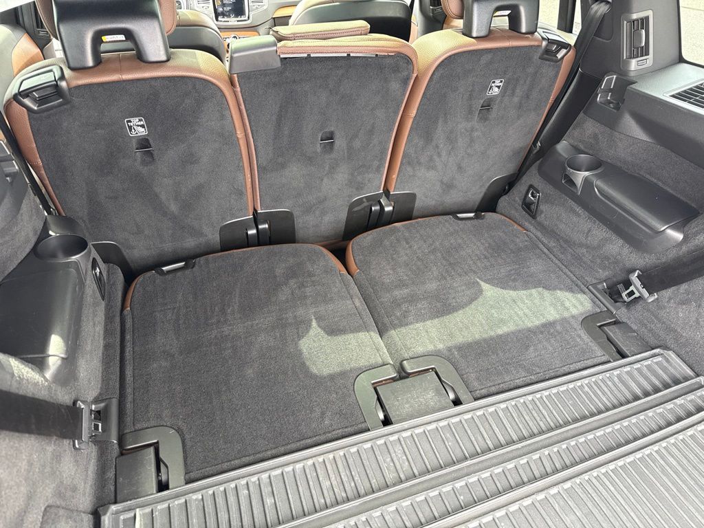 2021 Volvo XC90 T6 Momentum White at Subaru and VW of Moon Township