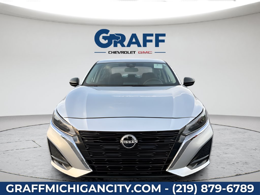 Used 2024 Nissan Altima Sedan