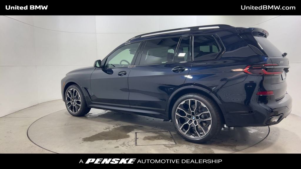 Thumbnail: 2026 BMW X7 - 6