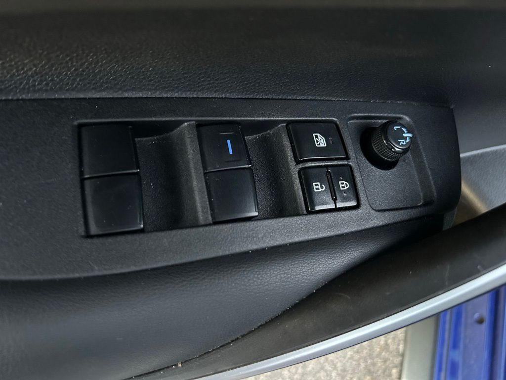 Thumbnail: 2021 Toyota Corolla - 17