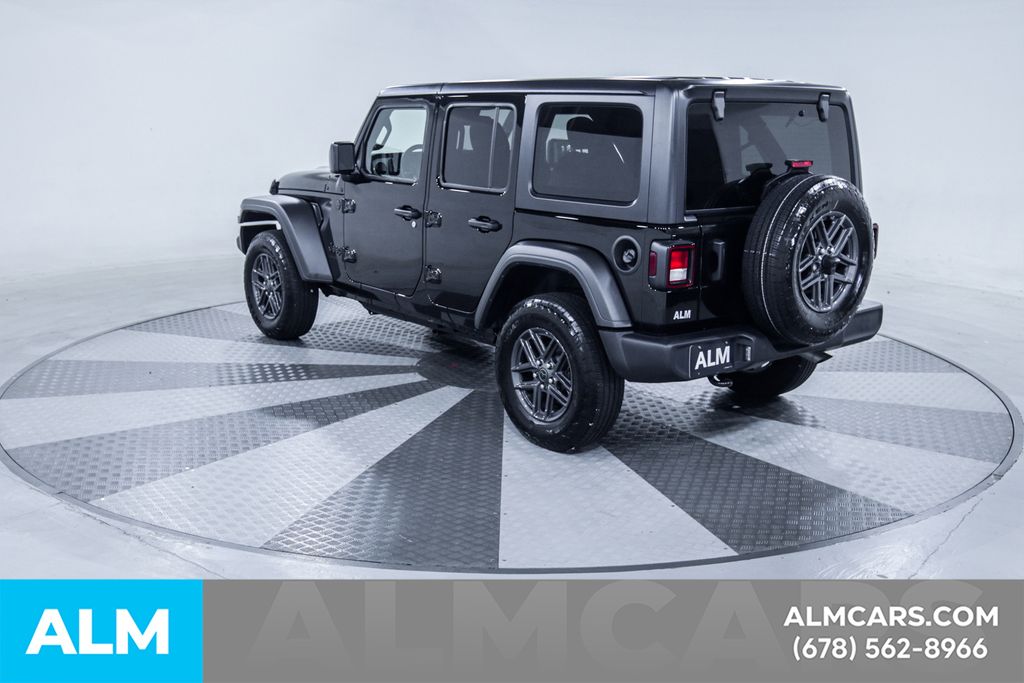 Used 2025 Black Jeep Sport S image 5