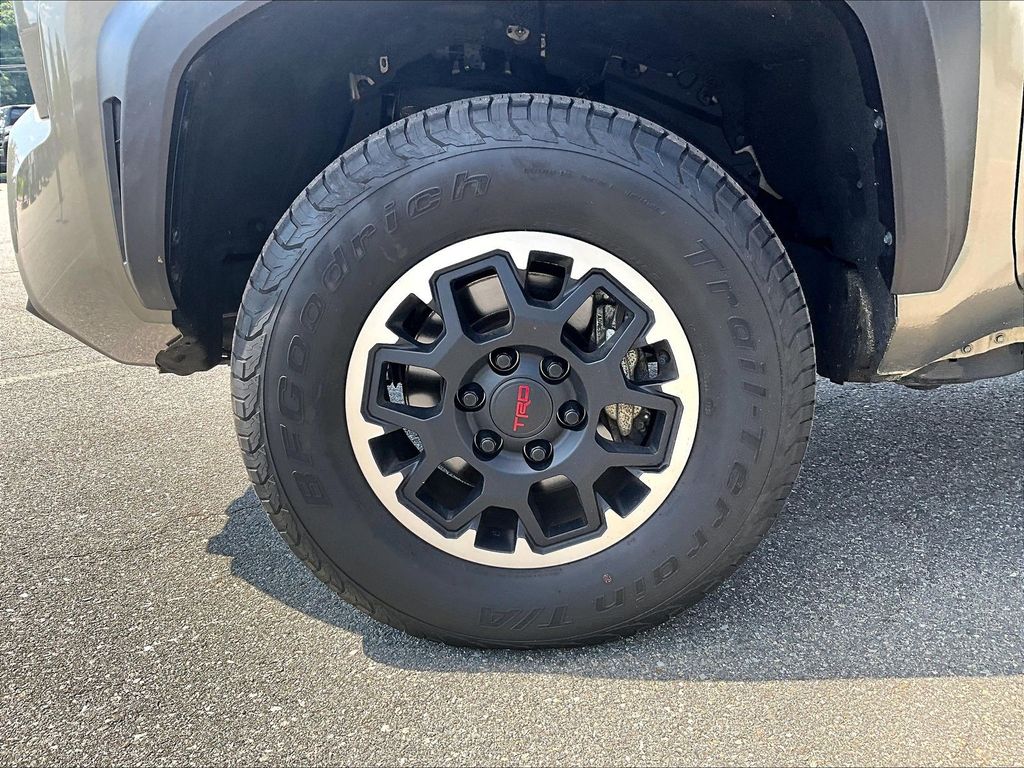 2024 Toyota Tacoma — photo 7