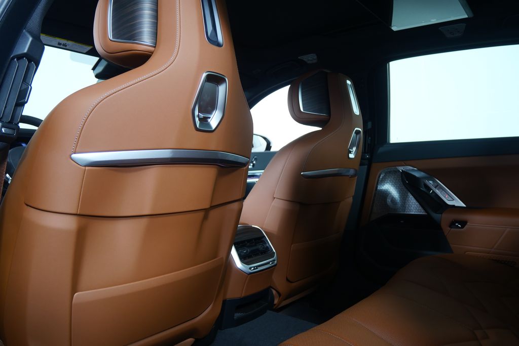 Thumbnail: 2025 BMW 7 Series - 17