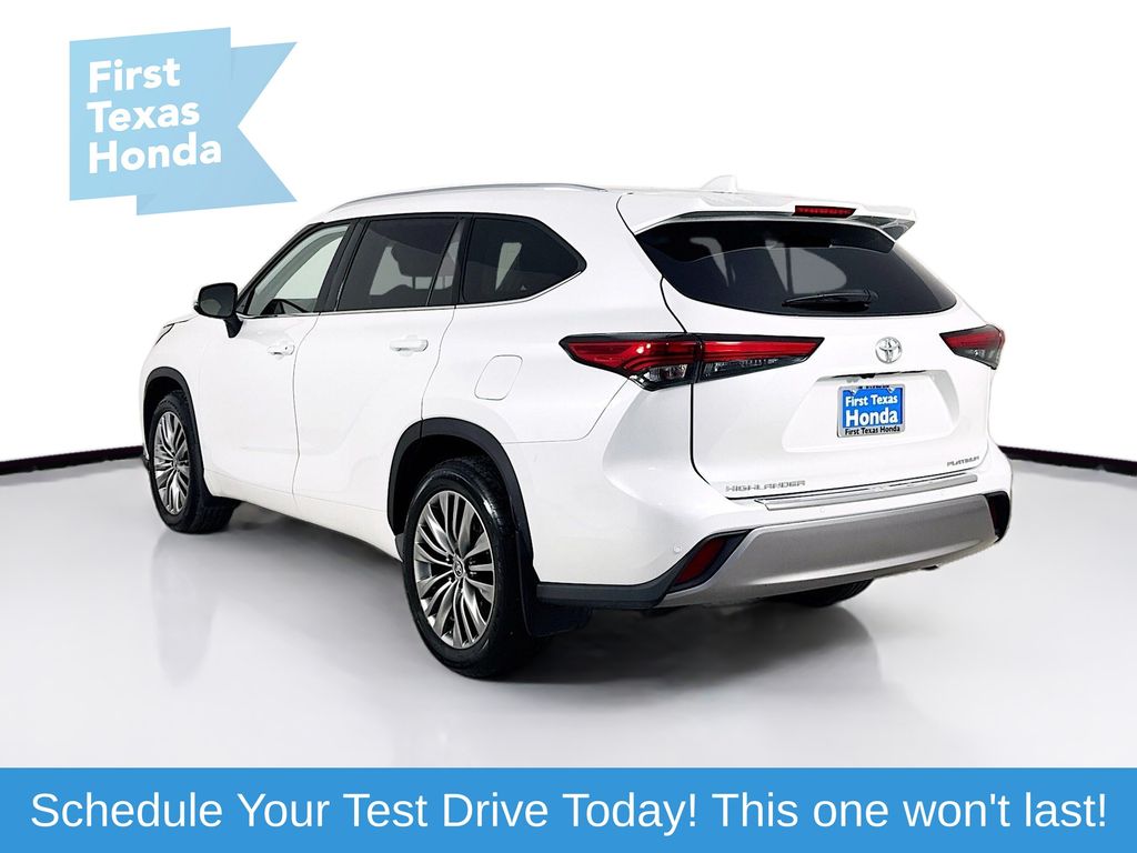 Used Car 2022 Toyota Highlander  Platinum For Sale Under $50,000 In Austin, Texas