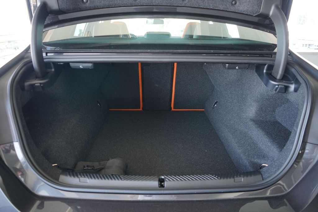 Thumbnail: 2026 BMW M5 - 21