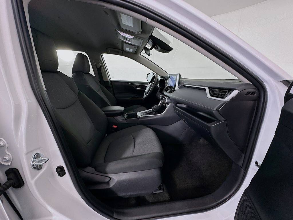 Thumbnail: 2025 Toyota RAV4 - 27