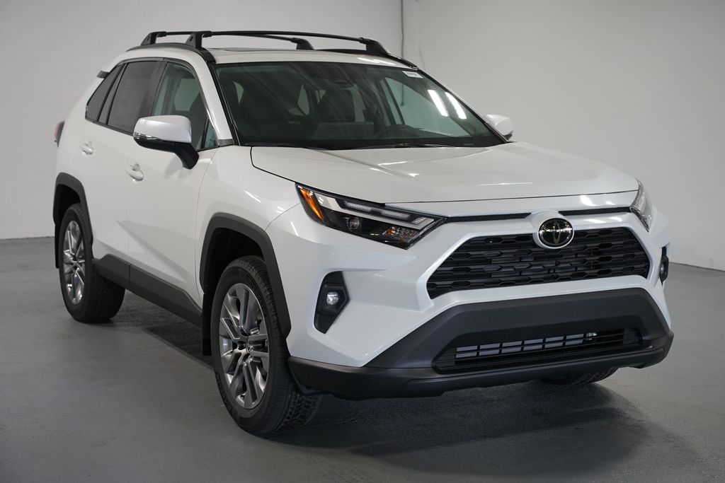 Thumbnail: 2025 Toyota RAV4 - 3
